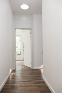 drzwi w stylu minimalistycznym