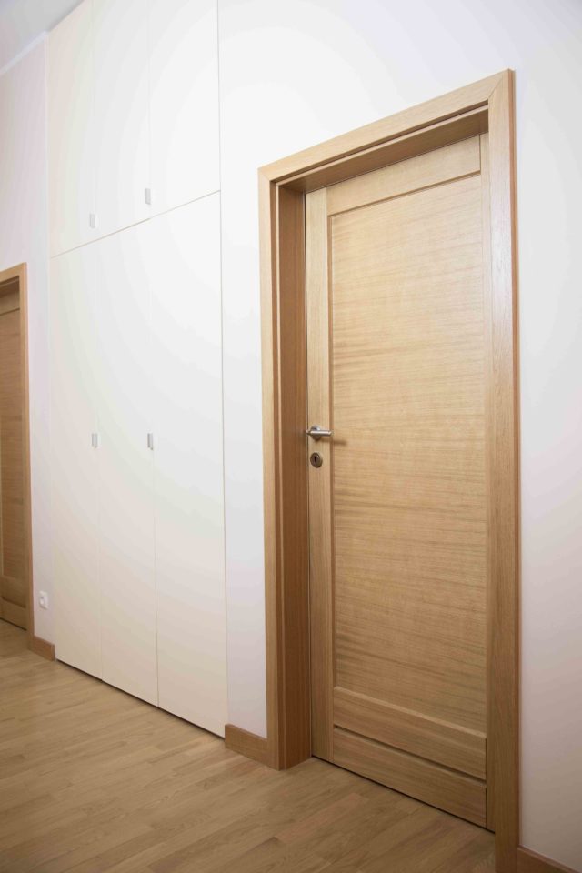 Dębowe pełne drzwi pokojowe Gremzdy - Drzwi CAL