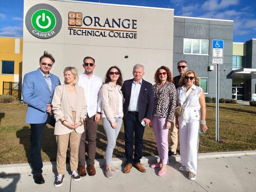 drzwi drewniane CAL w USA 