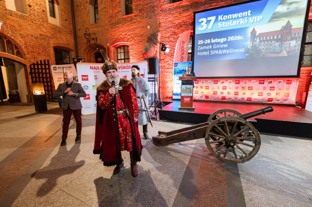 Wyróżnienie drzwi zewnętrznych CAL podczas Konwentu Stolarki